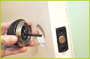 Expert Locksmith Services Kirkland, WA 425-492-9200 - 12-changing-locks